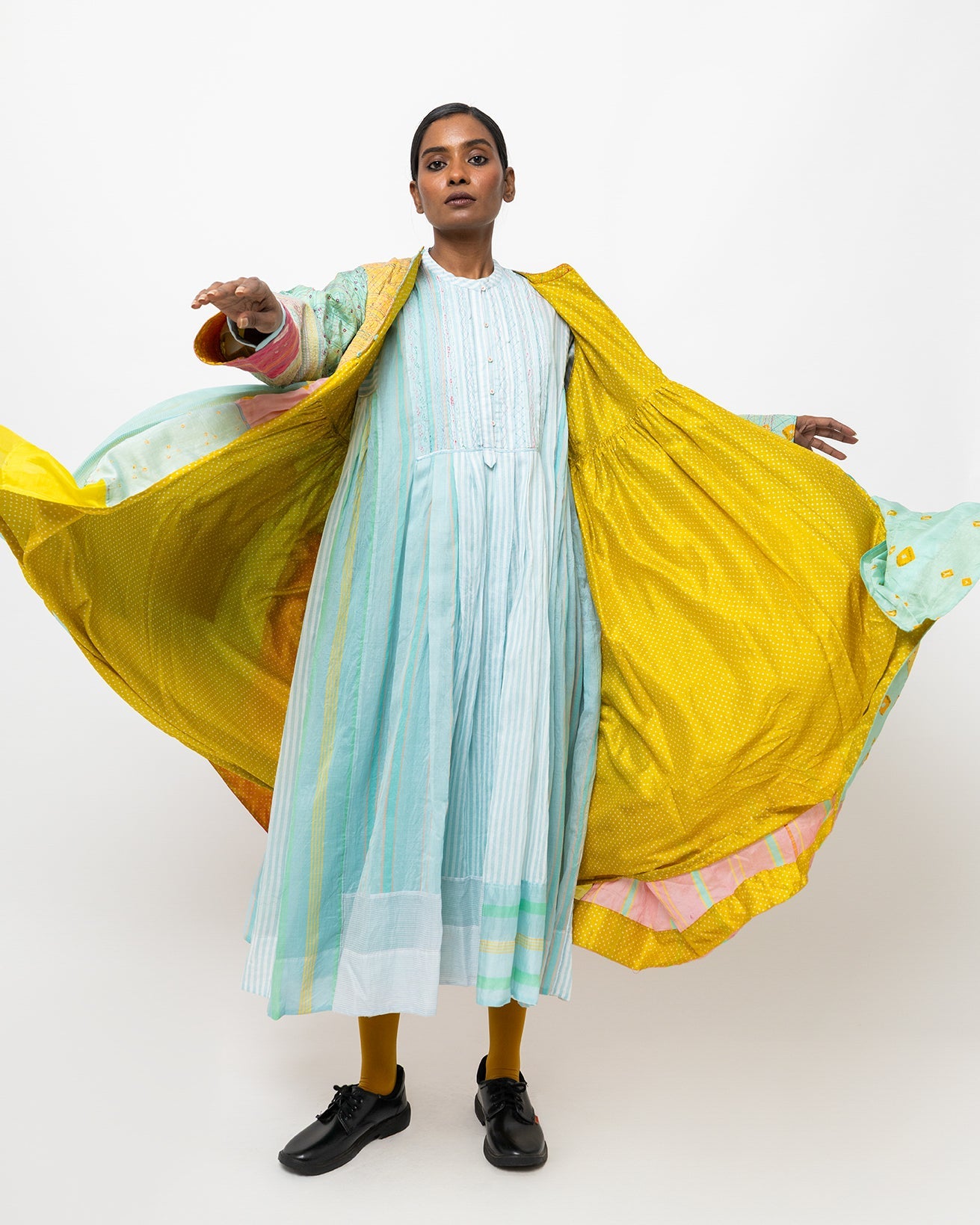 ニールジャ・チャンデリーのドレス