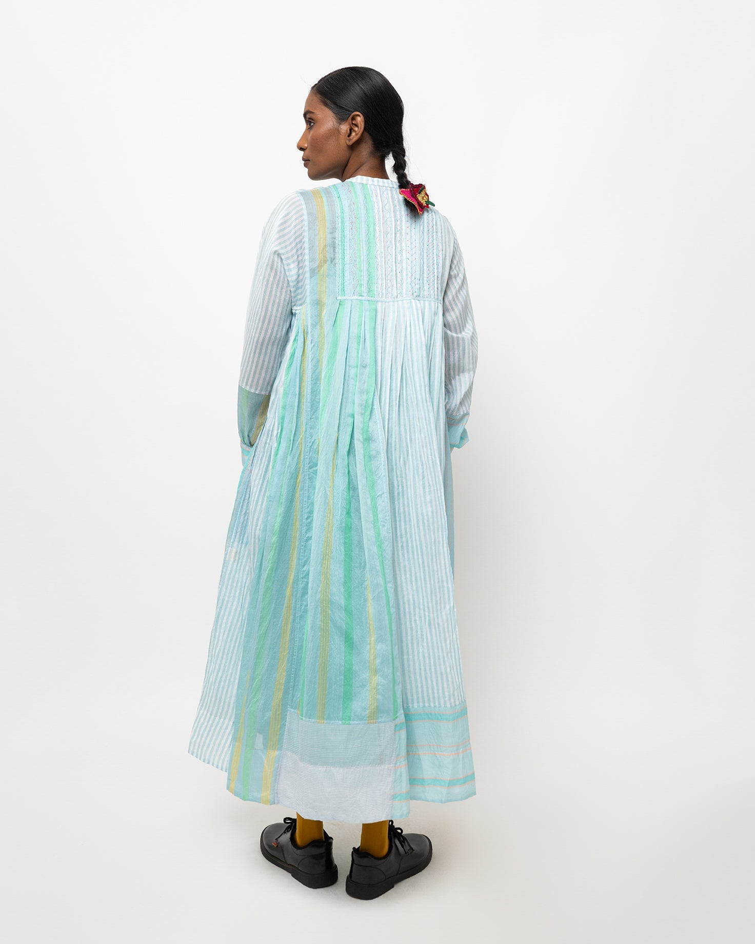 ニールジャ・チャンデリーのドレス