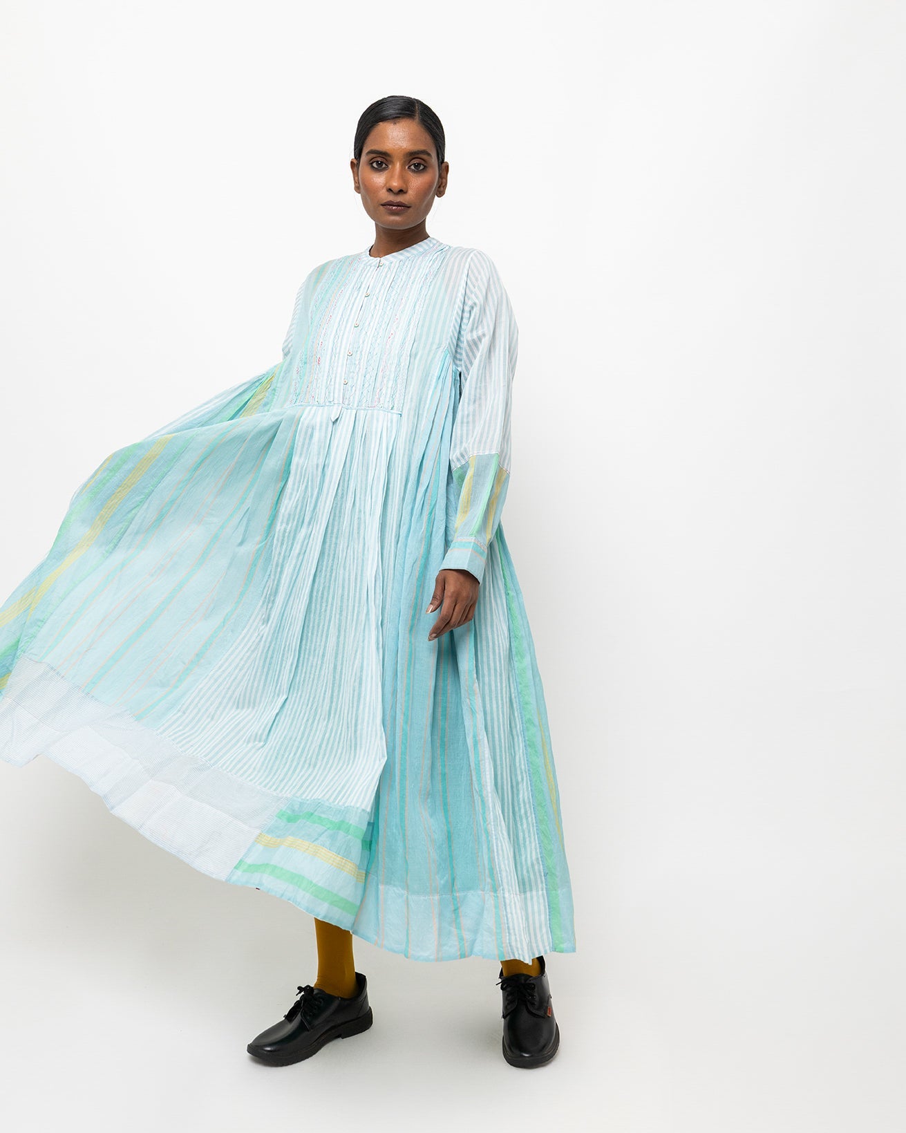 ニールジャ・チャンデリーのドレス